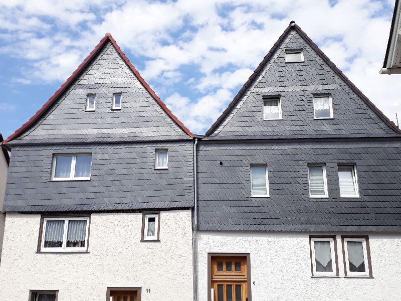 Schiefer Fassade